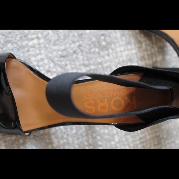 Michael Kors sandals - Picture 3 of 4